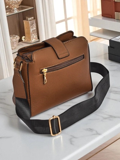 Sac pour femme Aurelia - marron foncé, cuir écologique verni, 22x20cm