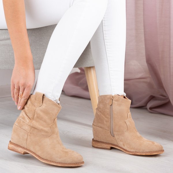 Bottes cowboy sur talons en beige Brunoki - Chaussures