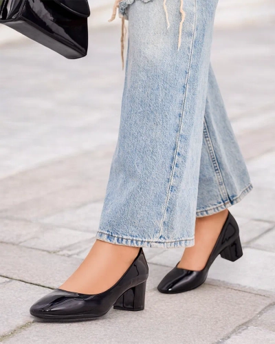 Escarpins à talons bas pour femmes de Royalfashion Penoi