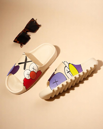 Pantoufles pour femmes en caoutchouc crème avec imprimé Pfizz - Footwear