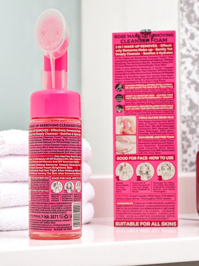 Mousse nettoyante et régénérante pour le visage à la rose avec brosse