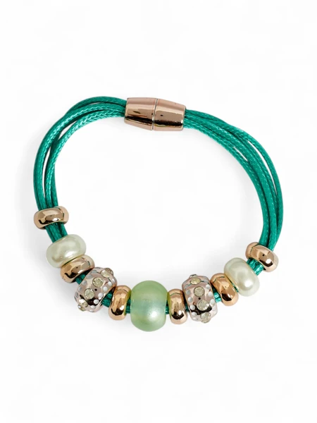 Bracelet pour femmes avec perles et zircons