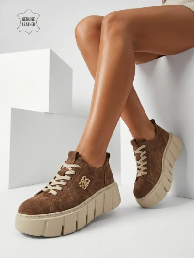 Baskets de sport pour femmes en cuir naturel Renos