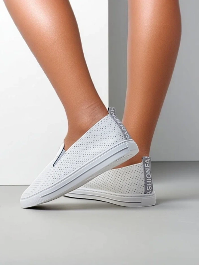 Chaussures à enfiler pour femmes perforées Royalfashion Eppes