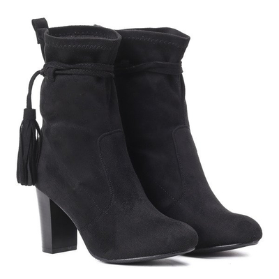 Czarne botki na słupku Gwen- Obuwie