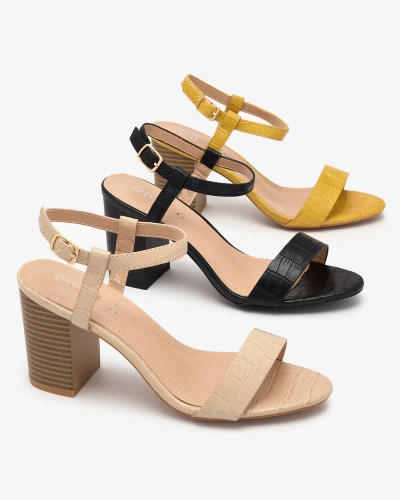OUTLET Royalfashion Sandales pour femmes jaunes avec gaufrage Francola