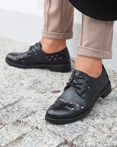 Demi-souliers en cuir écologique ajouré pour femmes en noir Selofso- Footwear