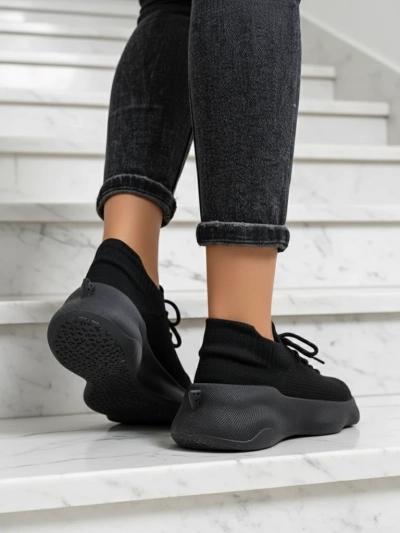 Baskets pour femmes Aura Nero Noires en Tissu à Semelle Plate de 4,5 cm