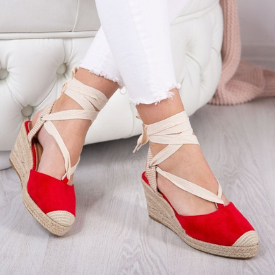 Espadrilles rouges sur un coin avec une liaison Margaretta - Chaussures 1
