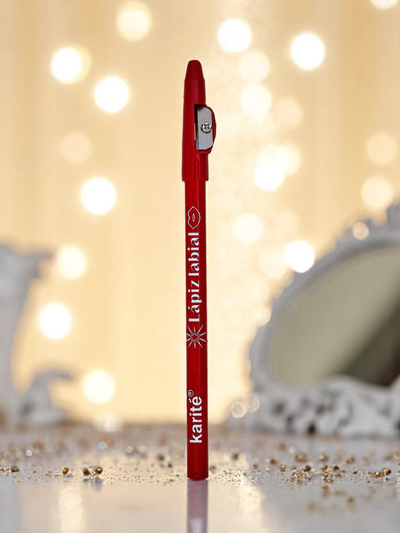 Crayon à lèvres avec taille-crayon intégré, teinte Stunna Red
