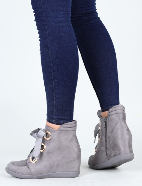 Szare sneakersy na krytym koturnie wiązane wstążką Andi- Obuwie