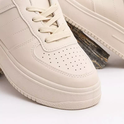 OUTLET Chaussures de sport femme beiges sur la plateforme Silvina - Chaussures