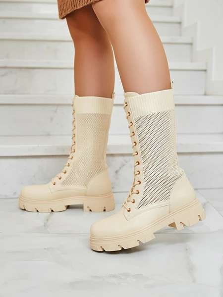 Royalfashion Bottes ajourées à lacets crème pour femme Buhomias