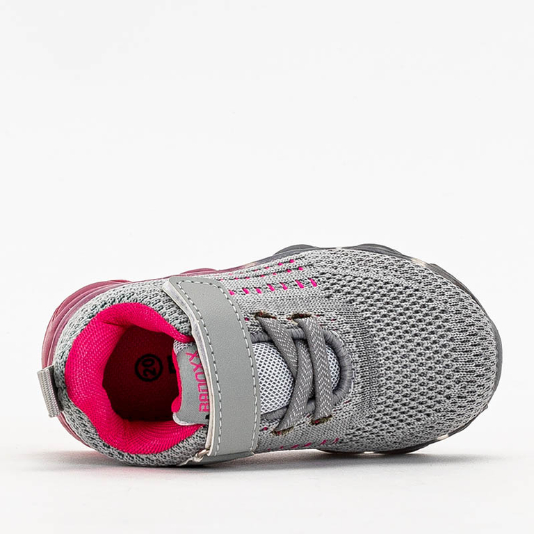 OUTLET Chaussures de sport pour enfants de couleur grise avec des éléments roses. Enfiler - Chaussures