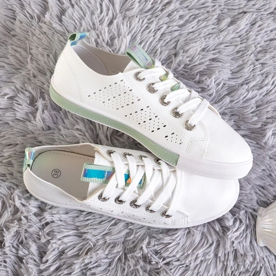 OUTLET Baskets blanches pour femmes avec insert Kowen vert - Chaussures