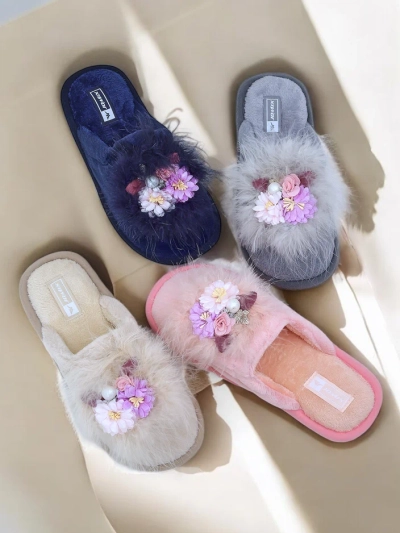 Royalfashion Pantoufles en fausse fourrure pour femmes avec fleurs Ederra