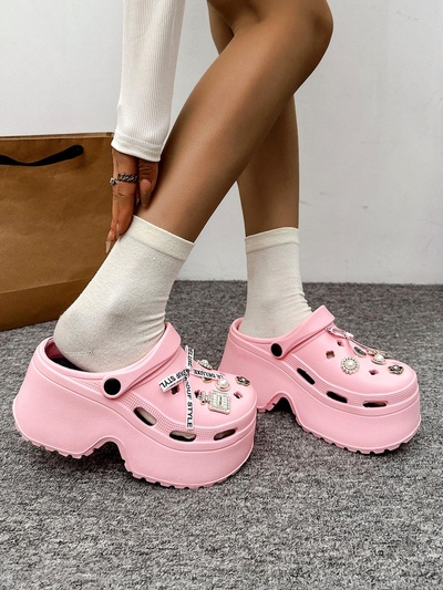 Tongs en caoutchouc Royalfashion pour femmes avec décorations Dellos