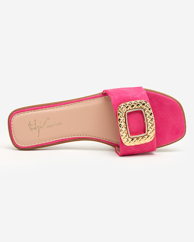 OUTLET Chaussons femme en daim écologique fuchsia avec une boucle dorée Lozi. Chaussure