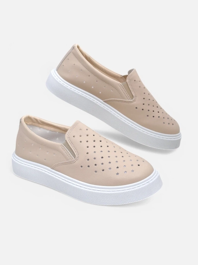 Slip-ons pour femmes Callista beiges en cuir écologique sur plateforme