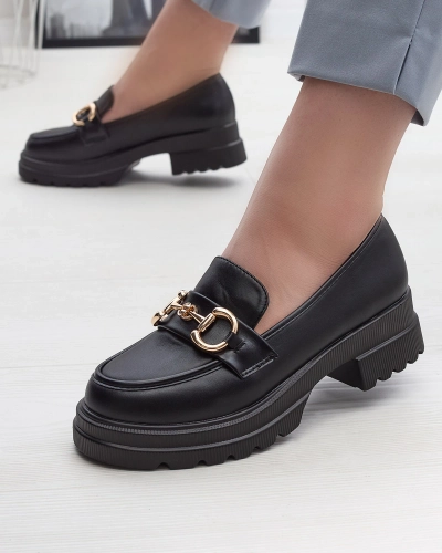 OUTLET Royalfashion Mocassins noirs pour femme avec ornements dorés Riasse