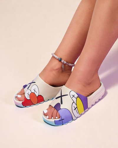 Pantoufles pour femmes en caoutchouc crème avec imprimé Pfizz - Footwear