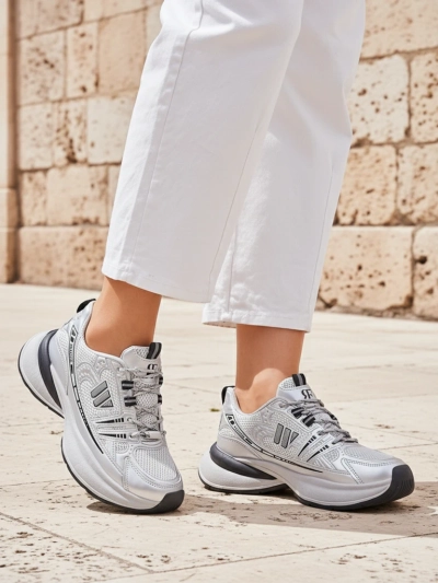 Sneakers sportives Royalfashion pour femmes sur une semelle plus épaisse Roality