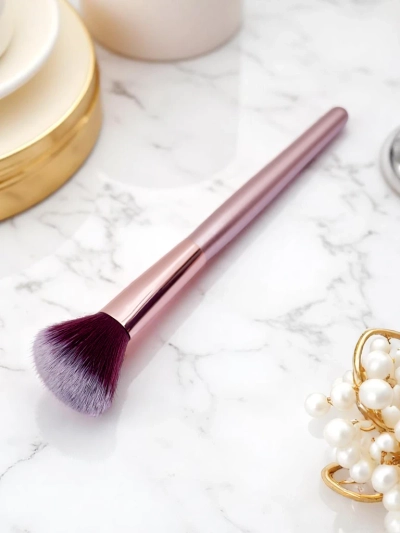 Pinceau de maquillage contour