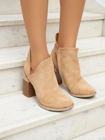 Bottes pour femmes marron clair avec découpes Plinara - Footwear