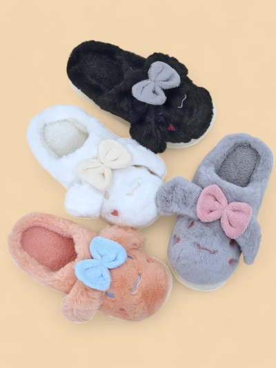Pantoufles en fourrure pour femmes Royalfashion avec un nœud Savos
