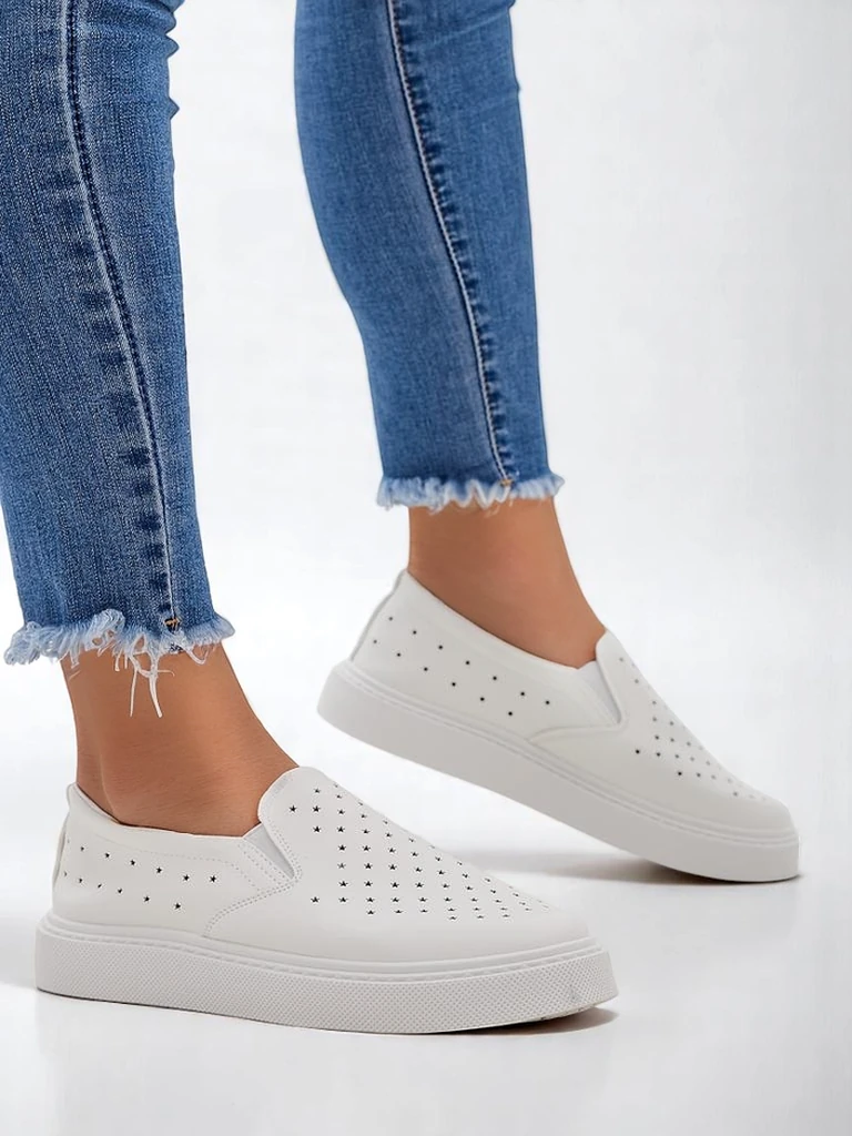 Chaussures à enfiler perforées pour femmes Royalfashion Emayla
