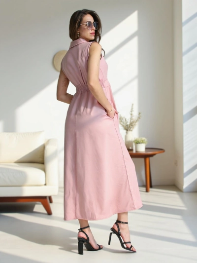 Robe sans manches Royalfashion pour femmes avec un décolleté enroulé Bizness
