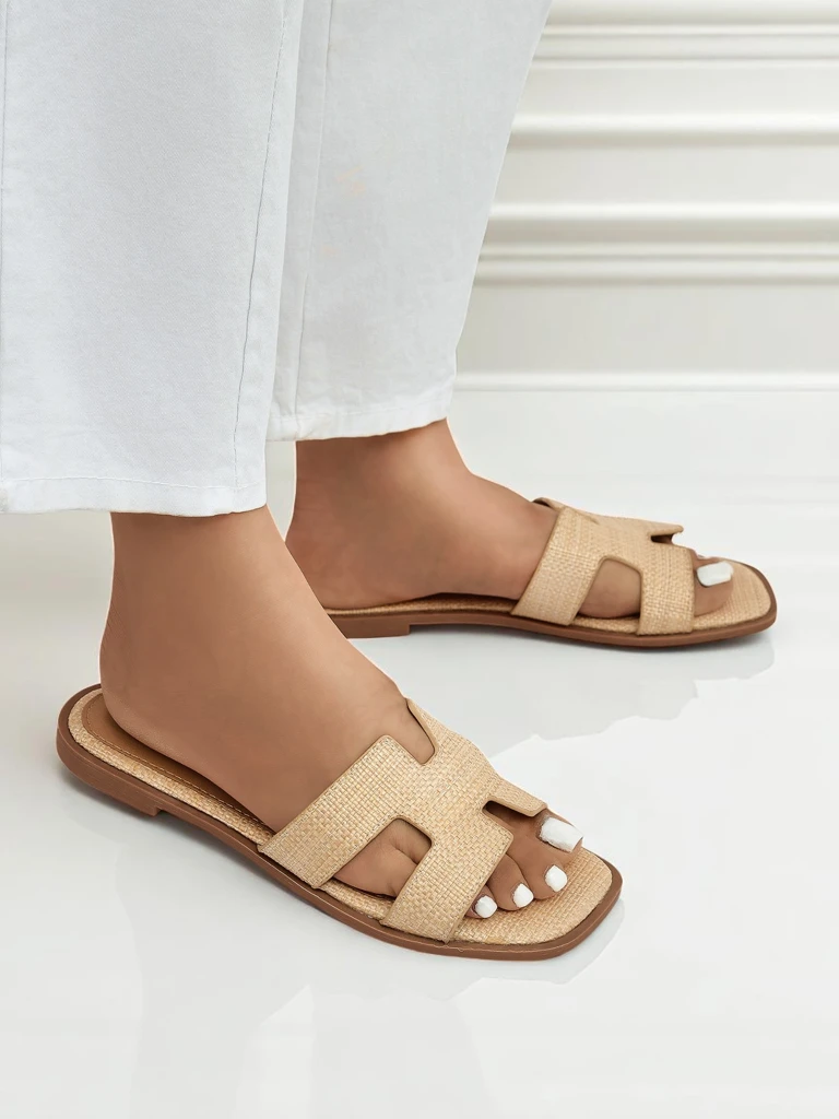 Sandales beiges pour femmes Letizia confortables plates en cuir écologique été