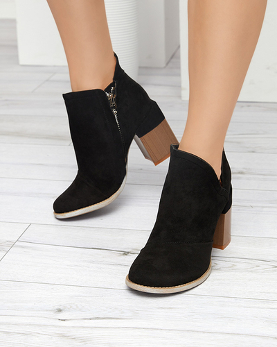Bottes pour femmes avec découpes en noir Plinara - Chaussures
