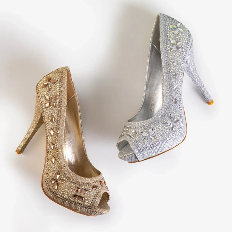 OUTLET Escarpins pour femmes en argent avec ornements Polinari - Chaussures
