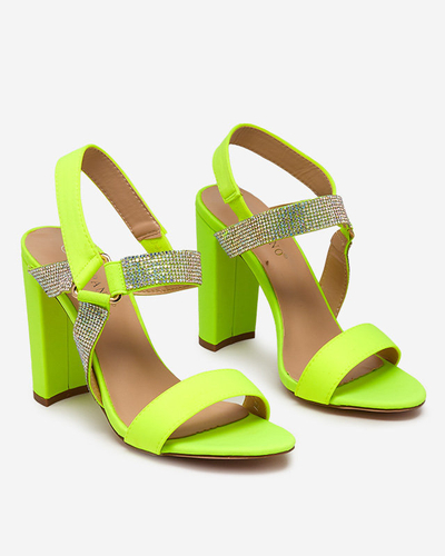 OUTLET Sandales femme jaune fluo sur le poteau Xiobi. Chaussure