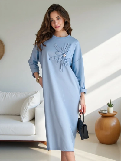 Robe midi Royalfashion pour femmes, tissu surdimensionné avec une fleur