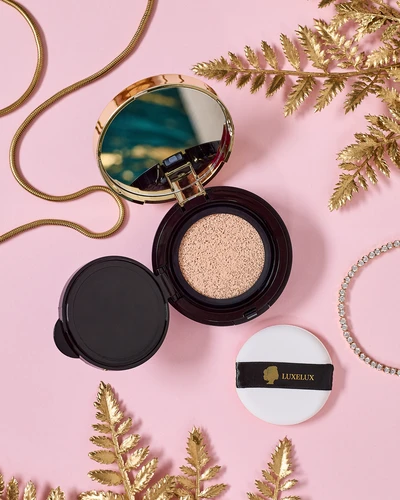 Poudre pressée Luxelux pour le visage dans un compact avec miroir 15 g