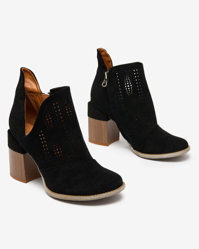 Royalfashion Bottes ajourées en noir Revivela