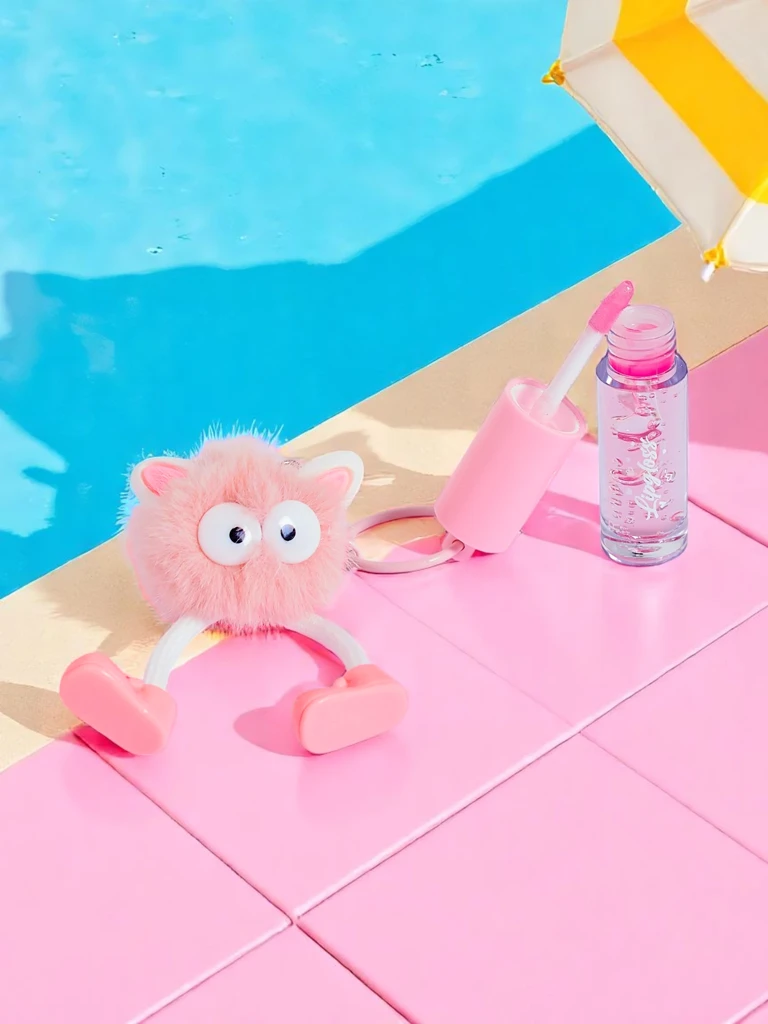 Brillant à lèvres pour enfants avec un monstre pelucheux Rose clair