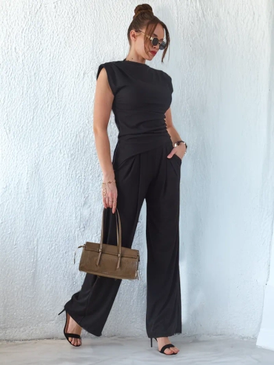 Ensemble côtelé pour femmes Royalfashion, avec un haut asymétrique, sans manches et un pantalon large