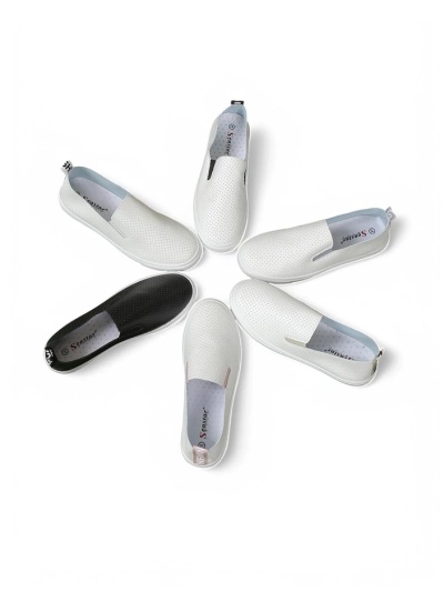 Royalfashion Chaussures femme à enfiler perforées Eppes