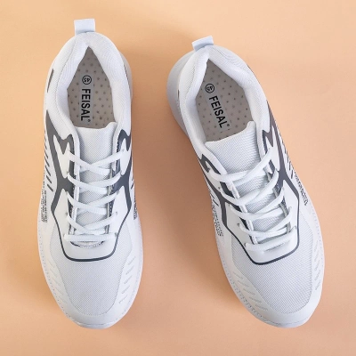 OUTLET Chaussures de sport blanches pour hommes avec inscriptions Renat - Chaussures