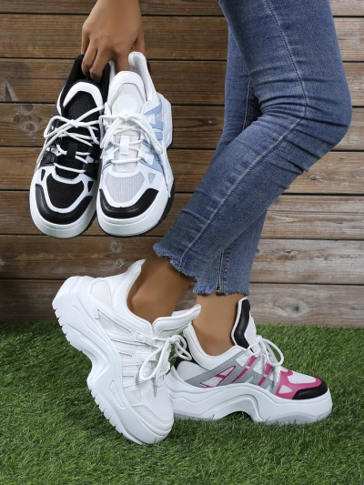 Chaussures de sport pour femmes Royalfashion sur une semelle épaisse Loness