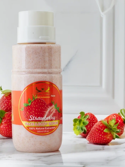 Gommage pour le visage et le corps à la fraise 300ml
