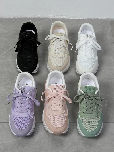 Sneakers de sport pour femmes Royalfashion sur une plateforme Revided