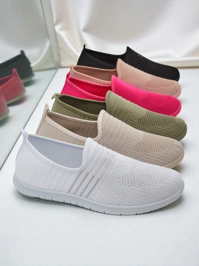 Slip-ons pour femmes blanches en tissu Callisto - chaussures légères pour le printemps et l'été