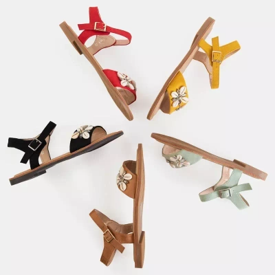 OUTLET Sandales plates femme marron avec décorations Łucja - Chaussures