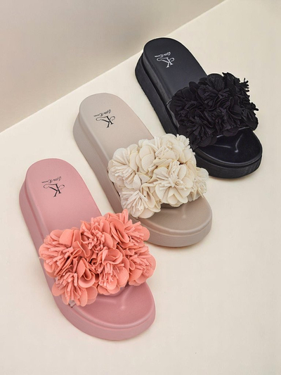 Sandales pour femmes Royalfashion avec petites fleurs de freesia