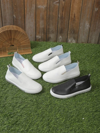 Royalfashion Chaussures femme à enfiler perforées Eppes