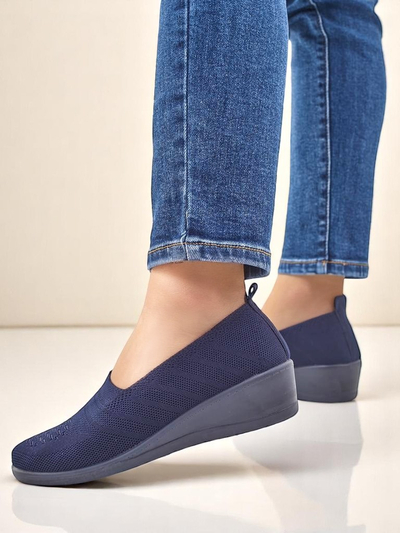 Royalfashion Mocassins pour femmes sur un petit wedge Epoles